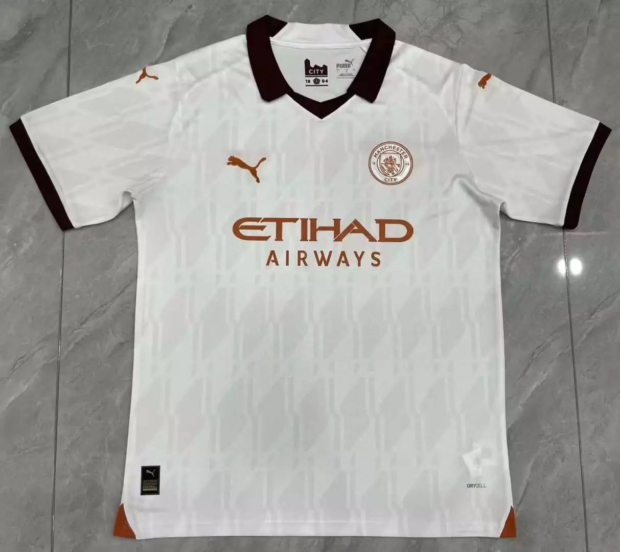 25 white 006
