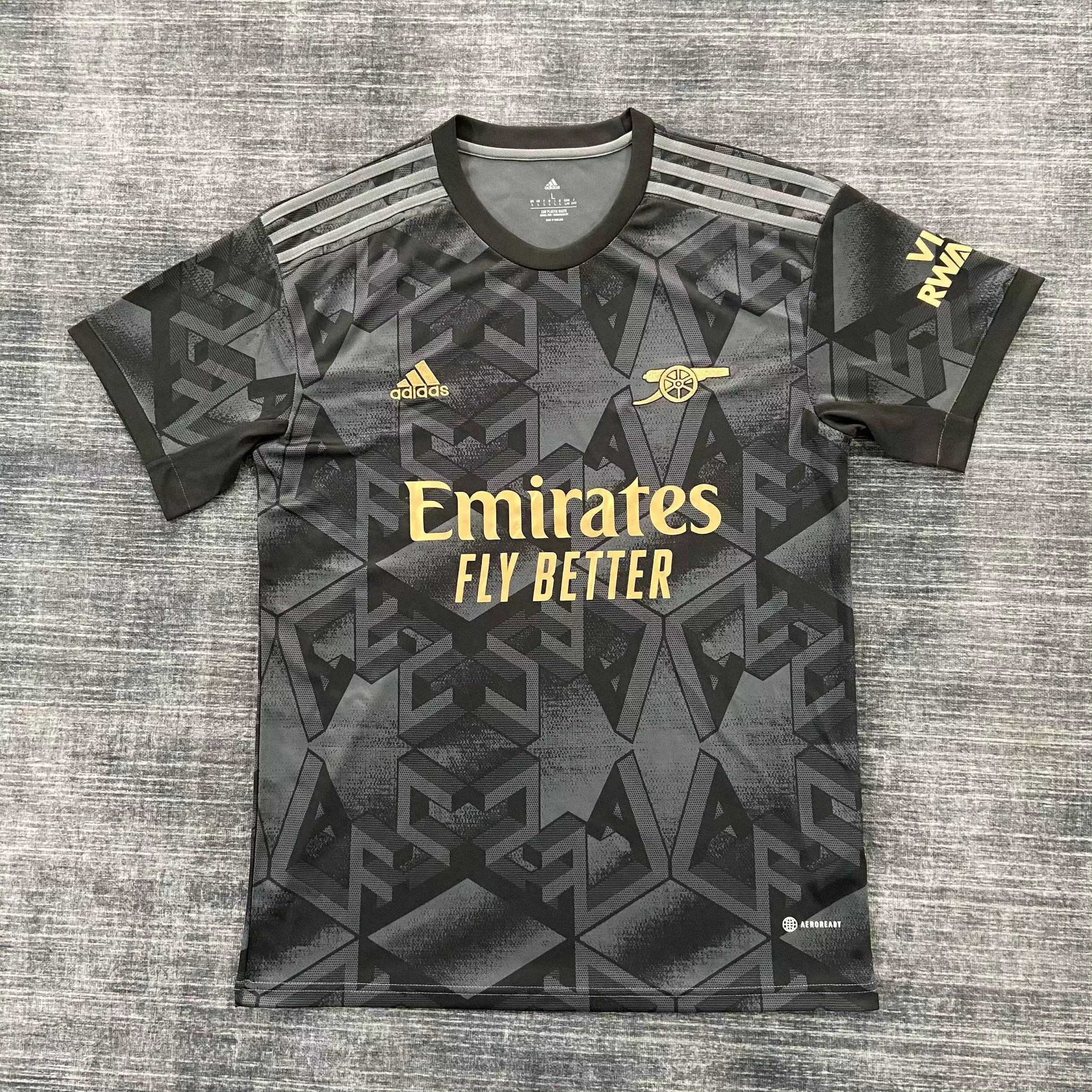 13 Black 006