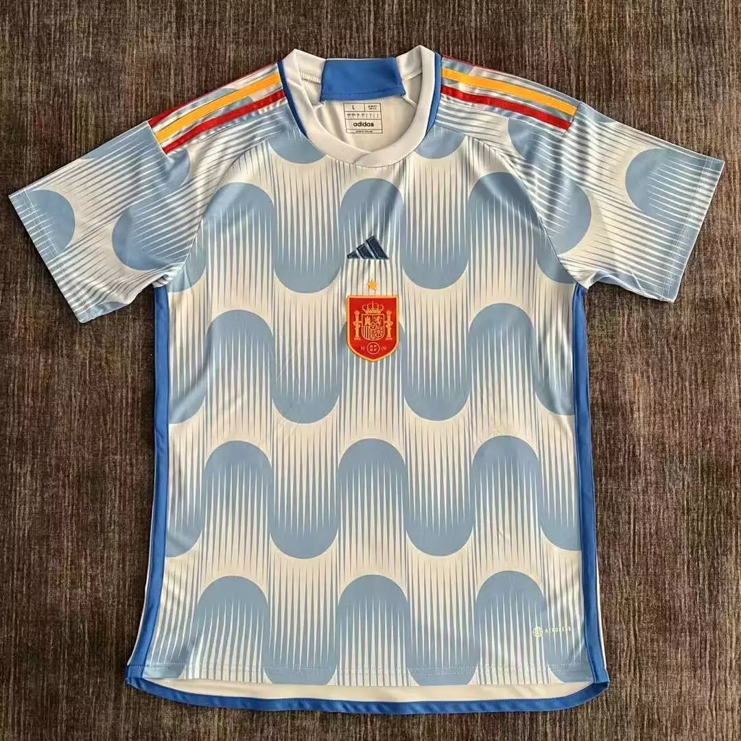 26 White and blue 006