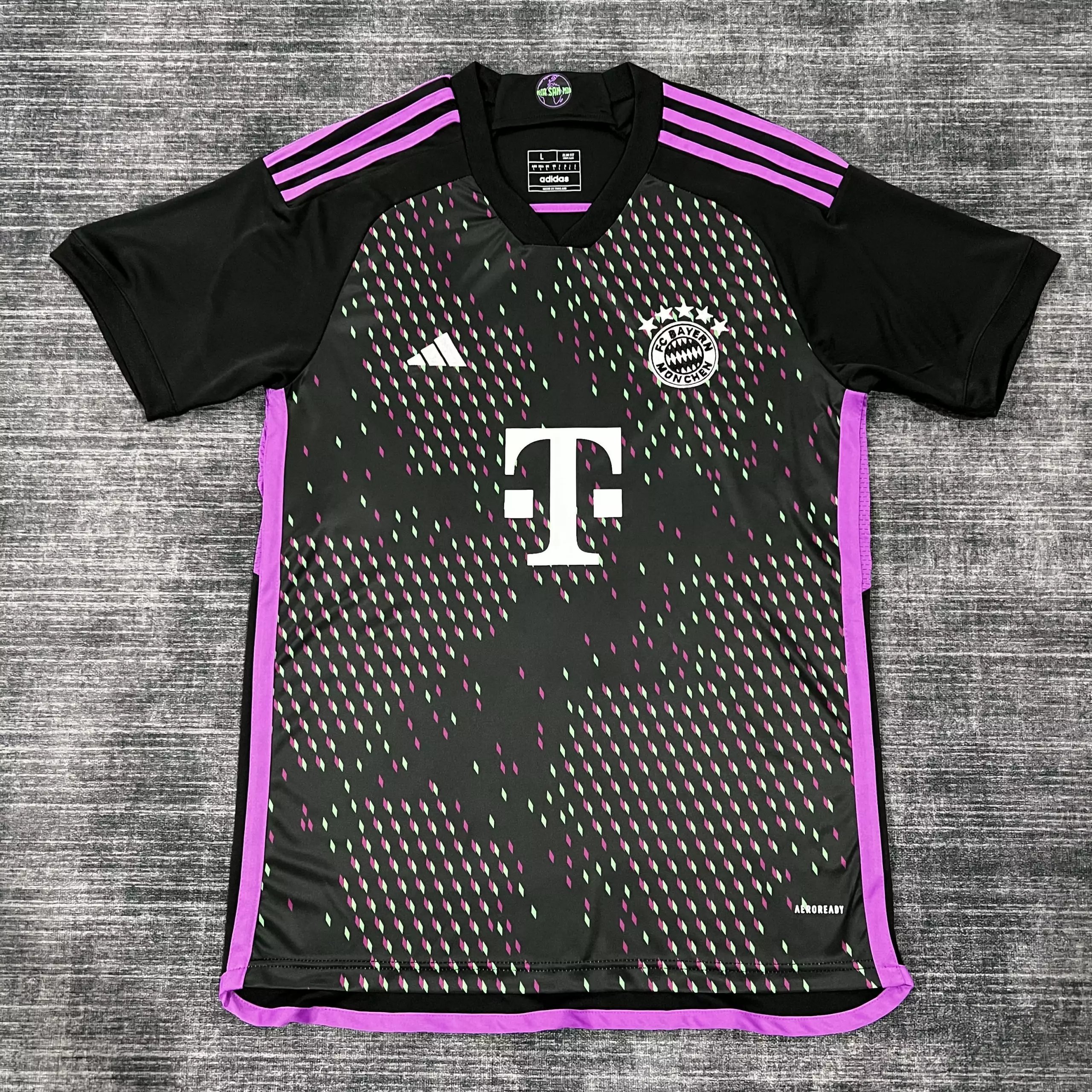 37 black 006