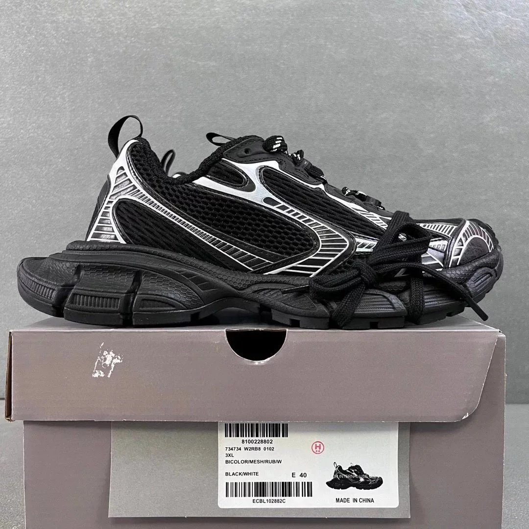 3XL black and white
