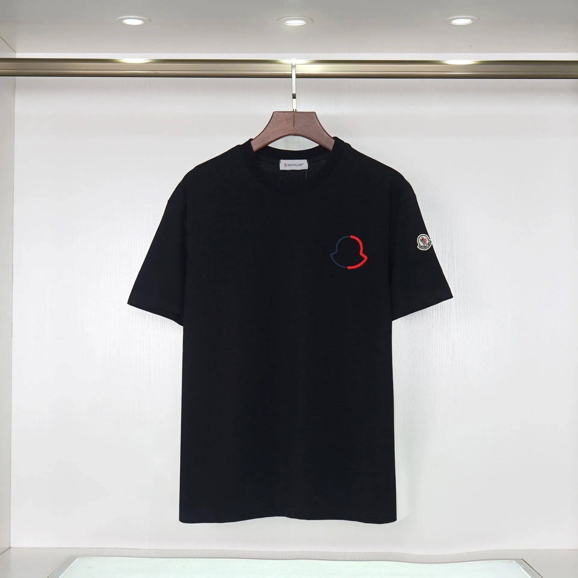 01 Black