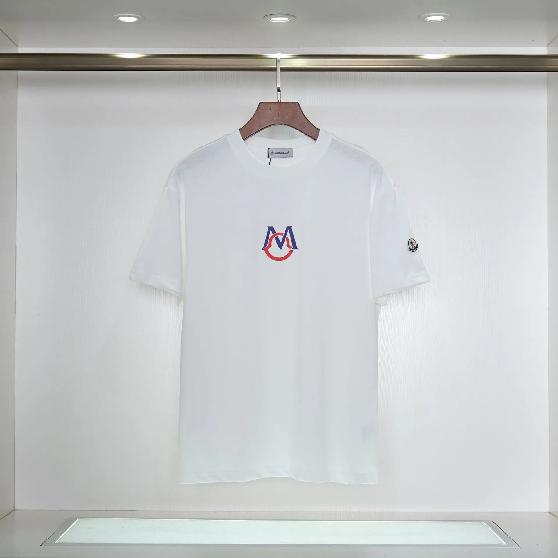 04 White