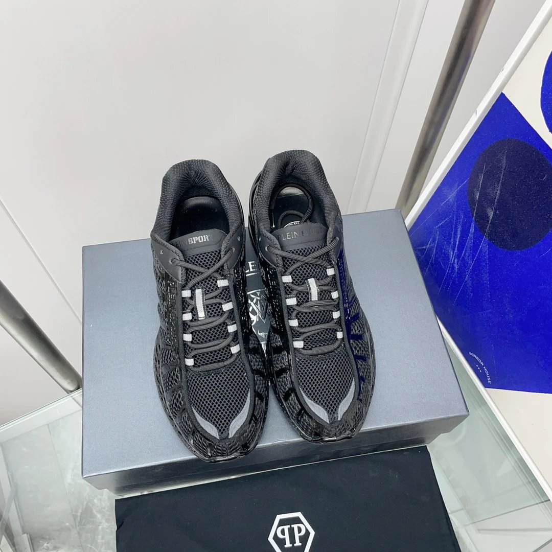 04 Black