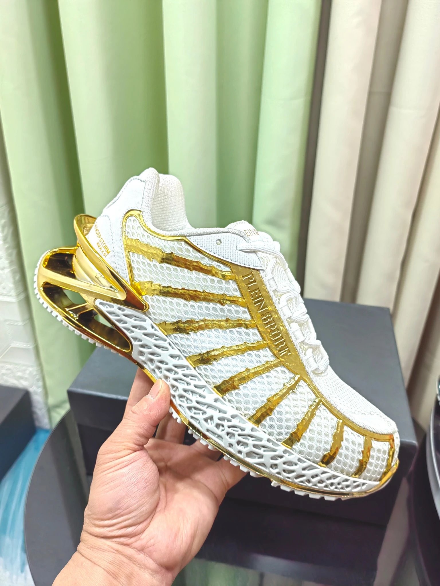 16 white