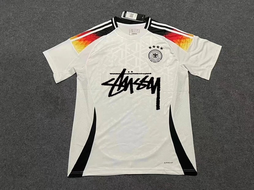 04 White