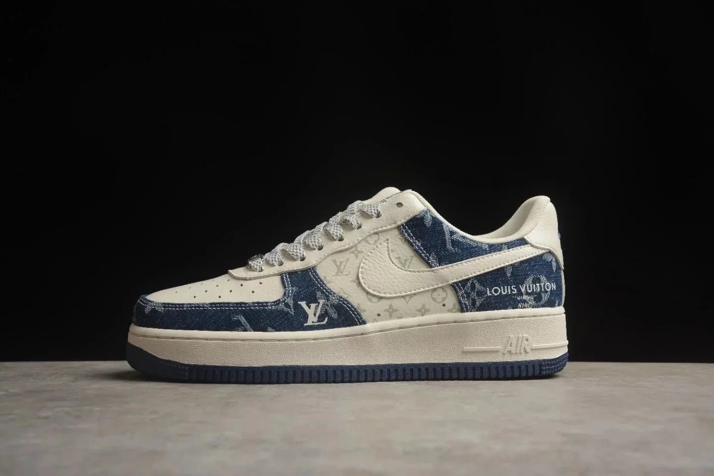 LV Joint White Hook