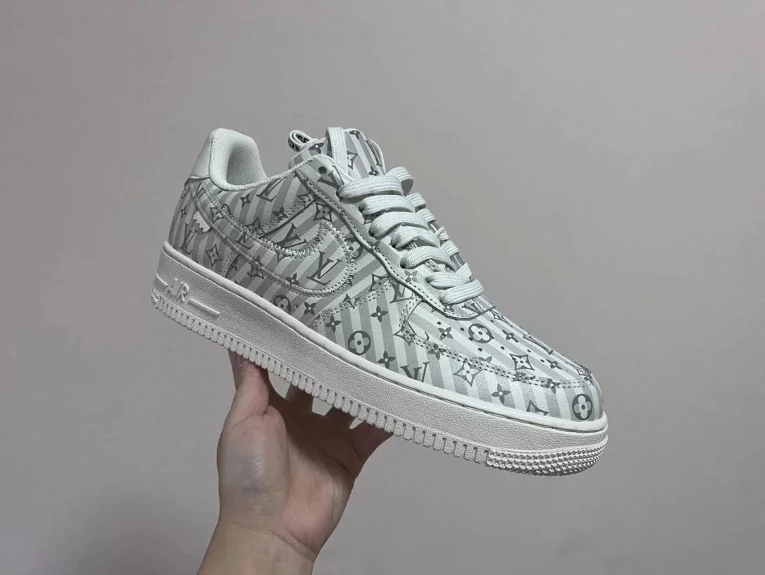 1-1V Collaboration Gray LOGO