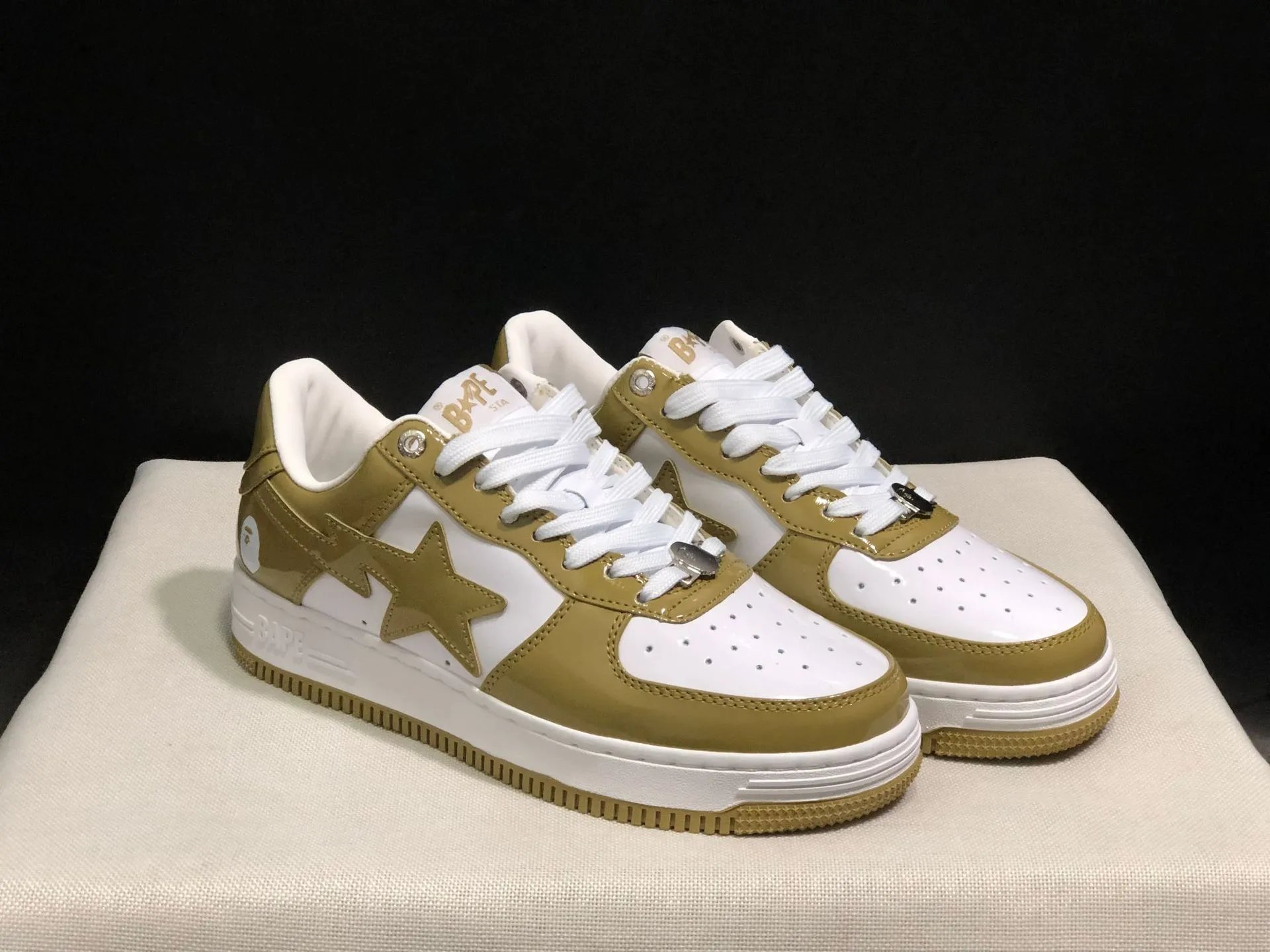 06 Khakis