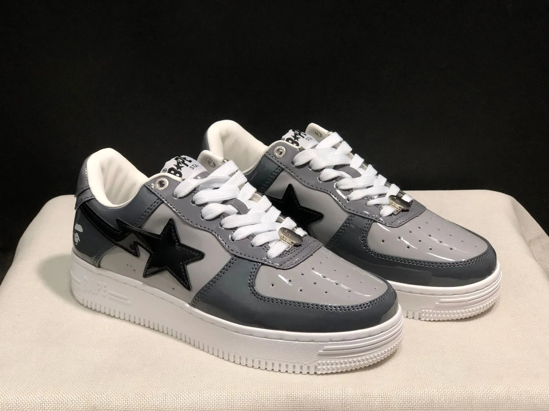 32 black and gray