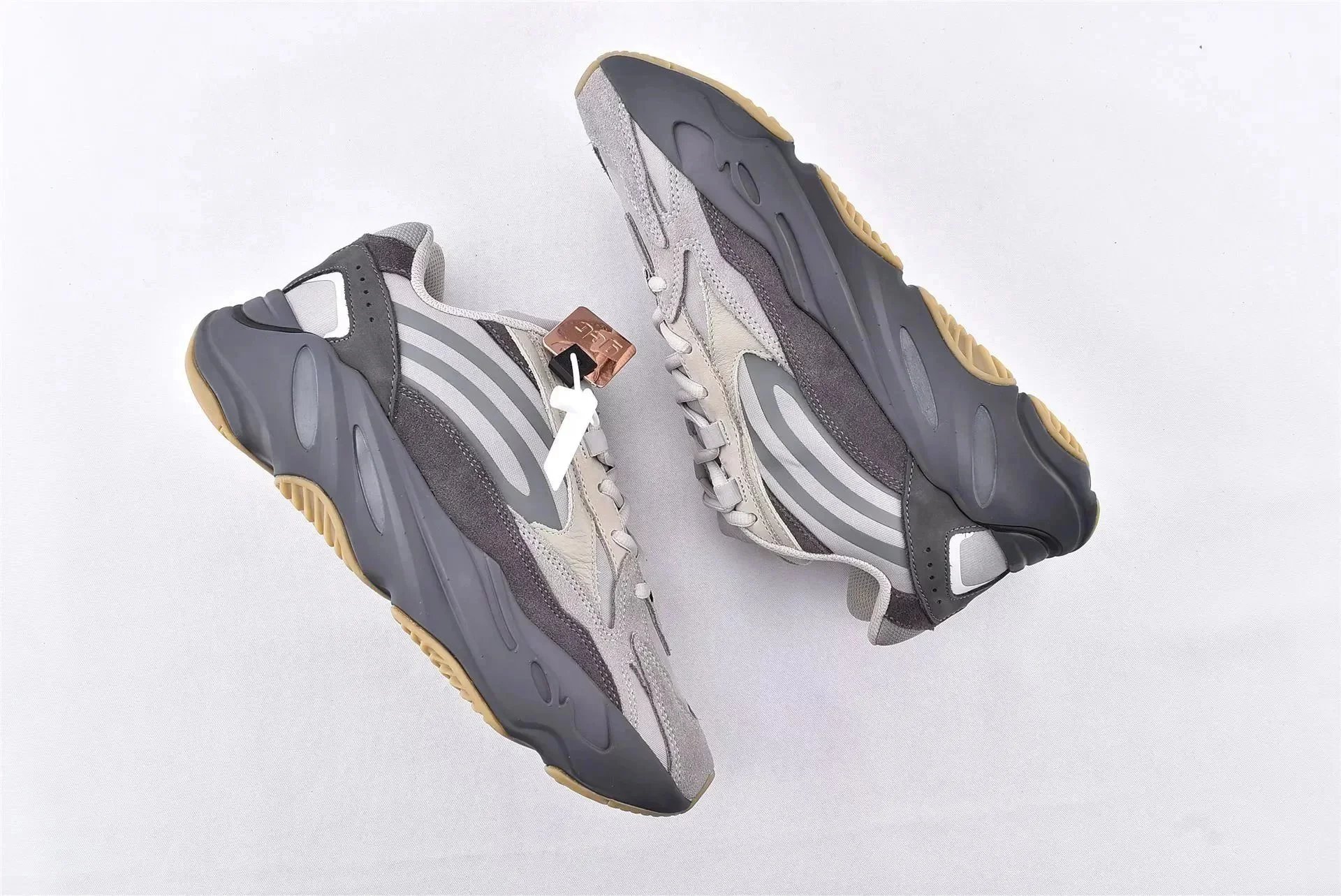 700V2 Volcanic Ash