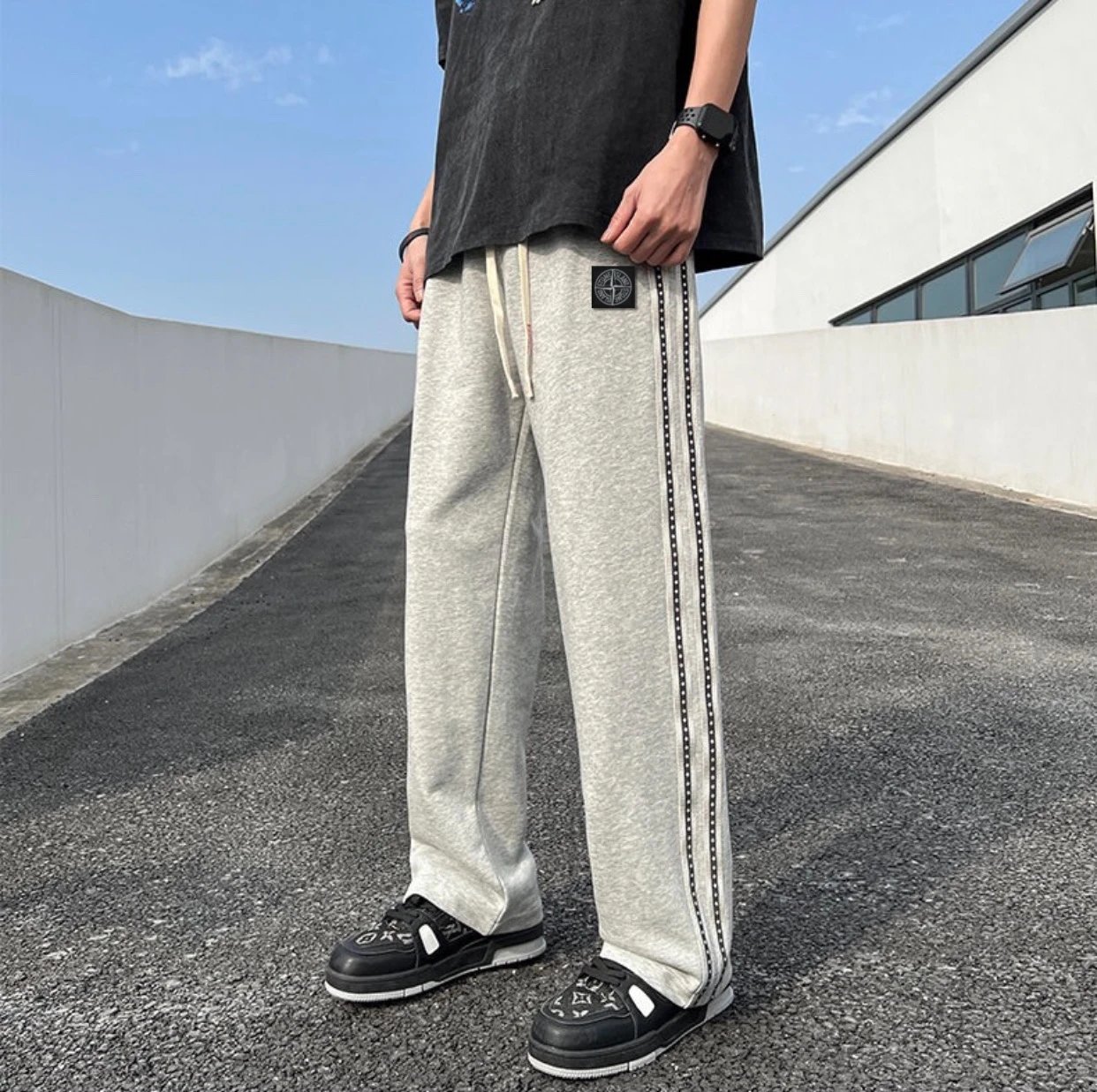 28 white