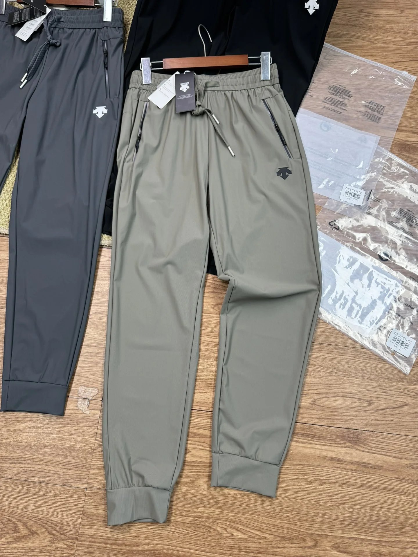 19 Dark green