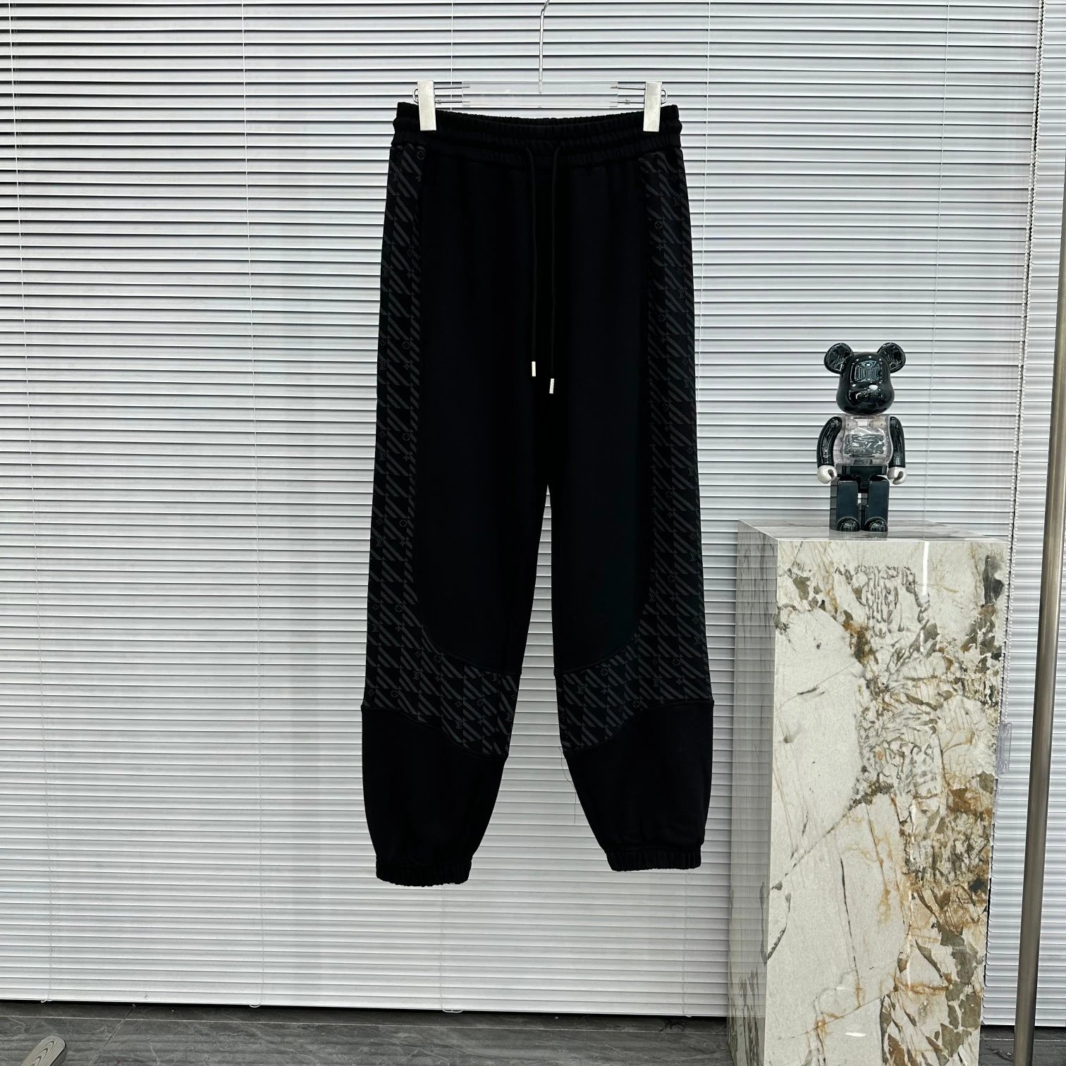 17 black