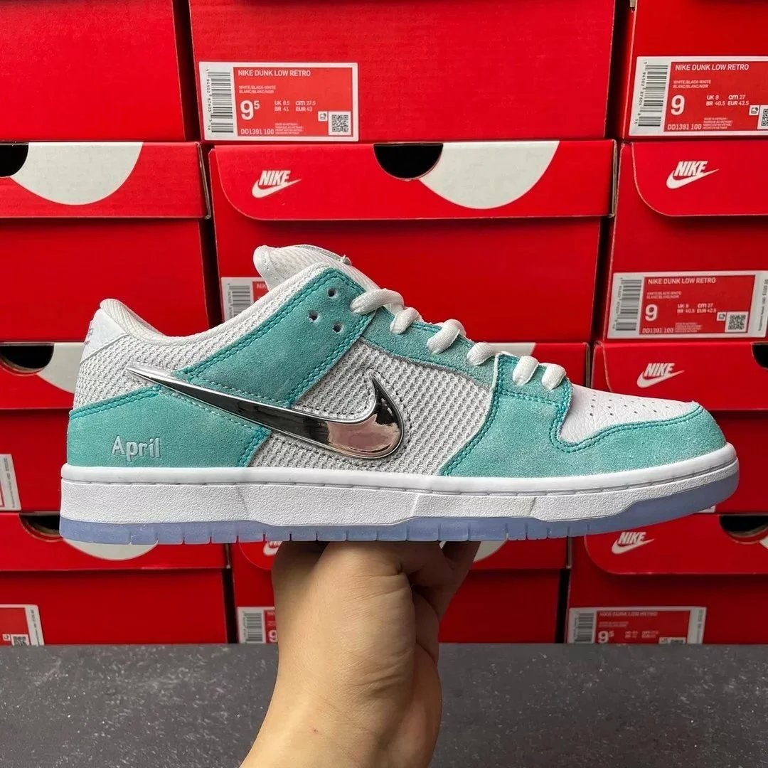 April Skateboard x SB Dunk