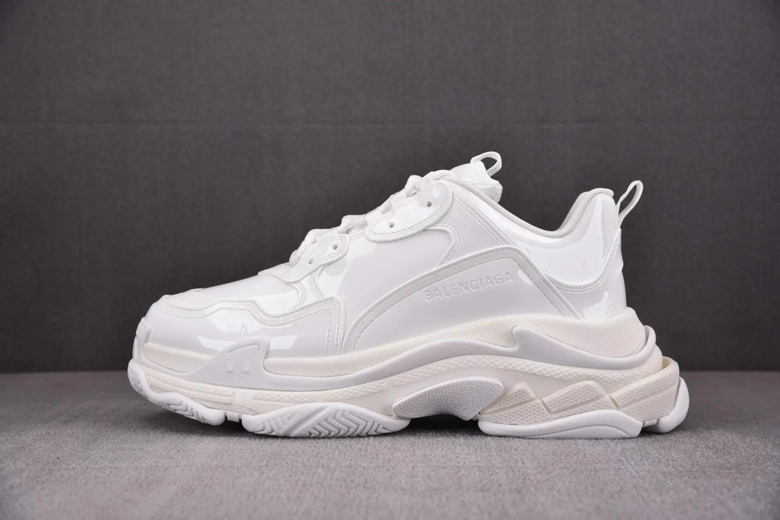 02 Retro all white