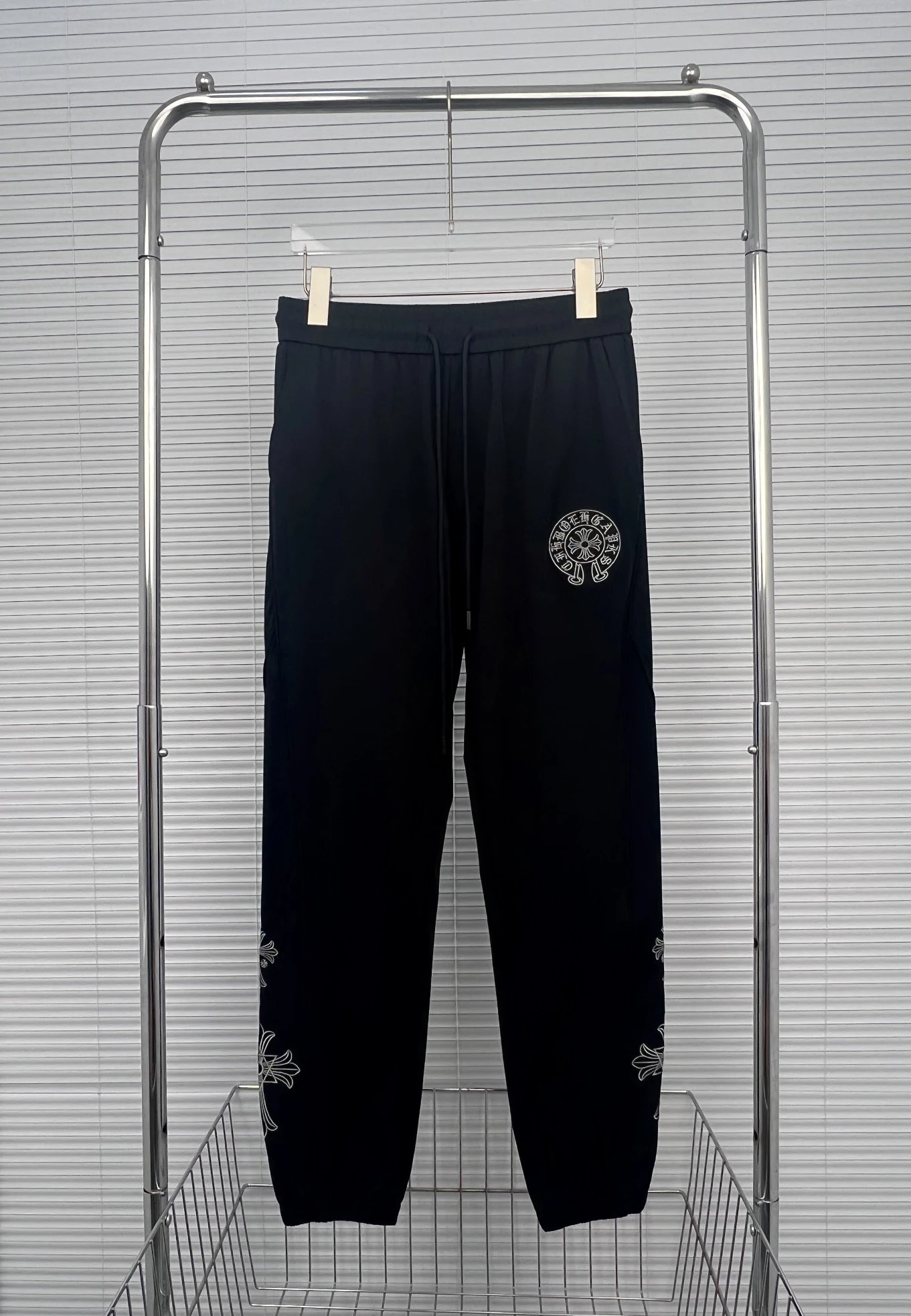 12 black