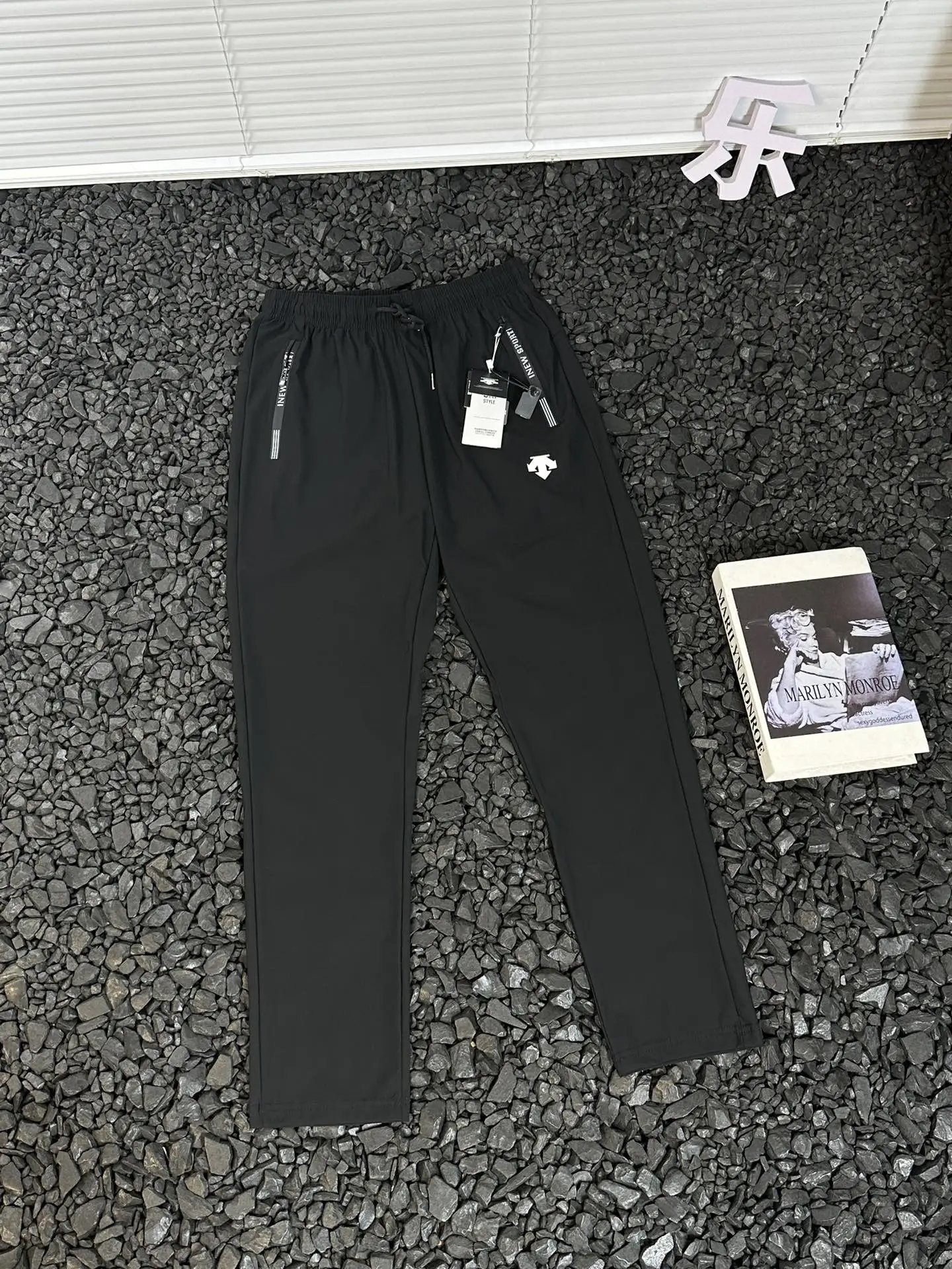 18 black