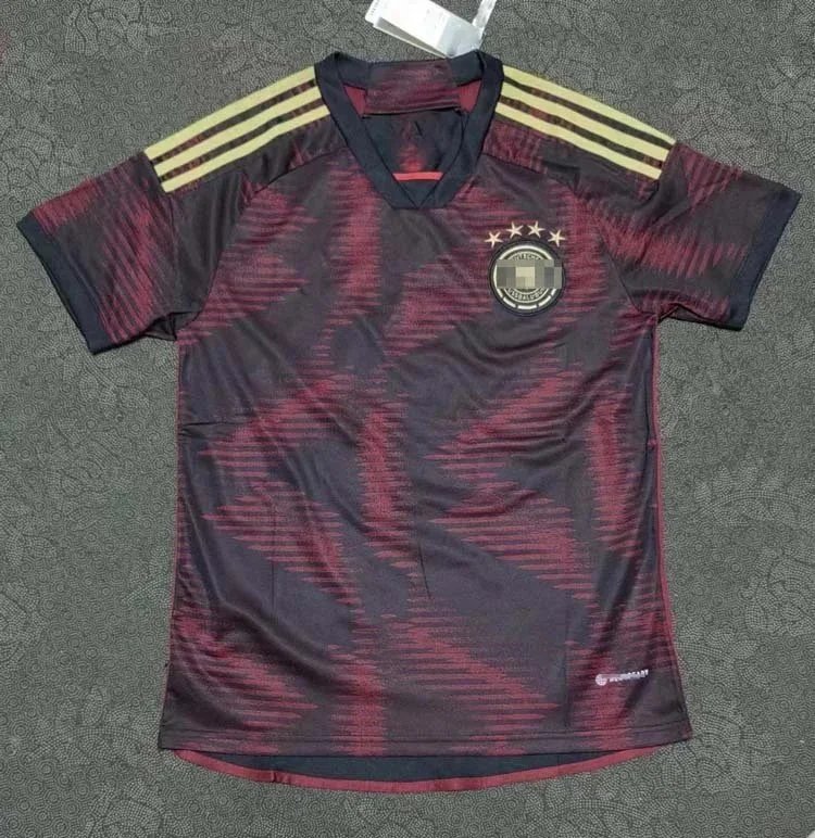 De G Away Red and Black