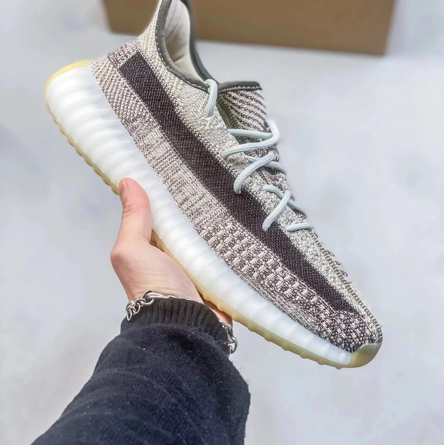 8 Khaki brown