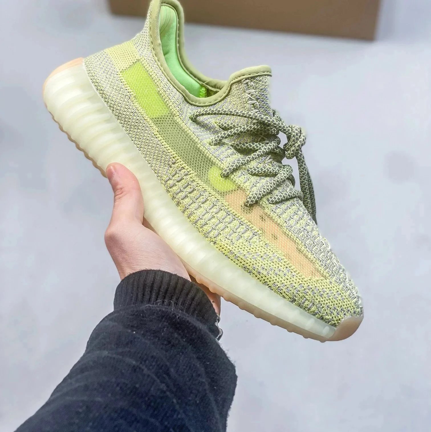 13 Apple green