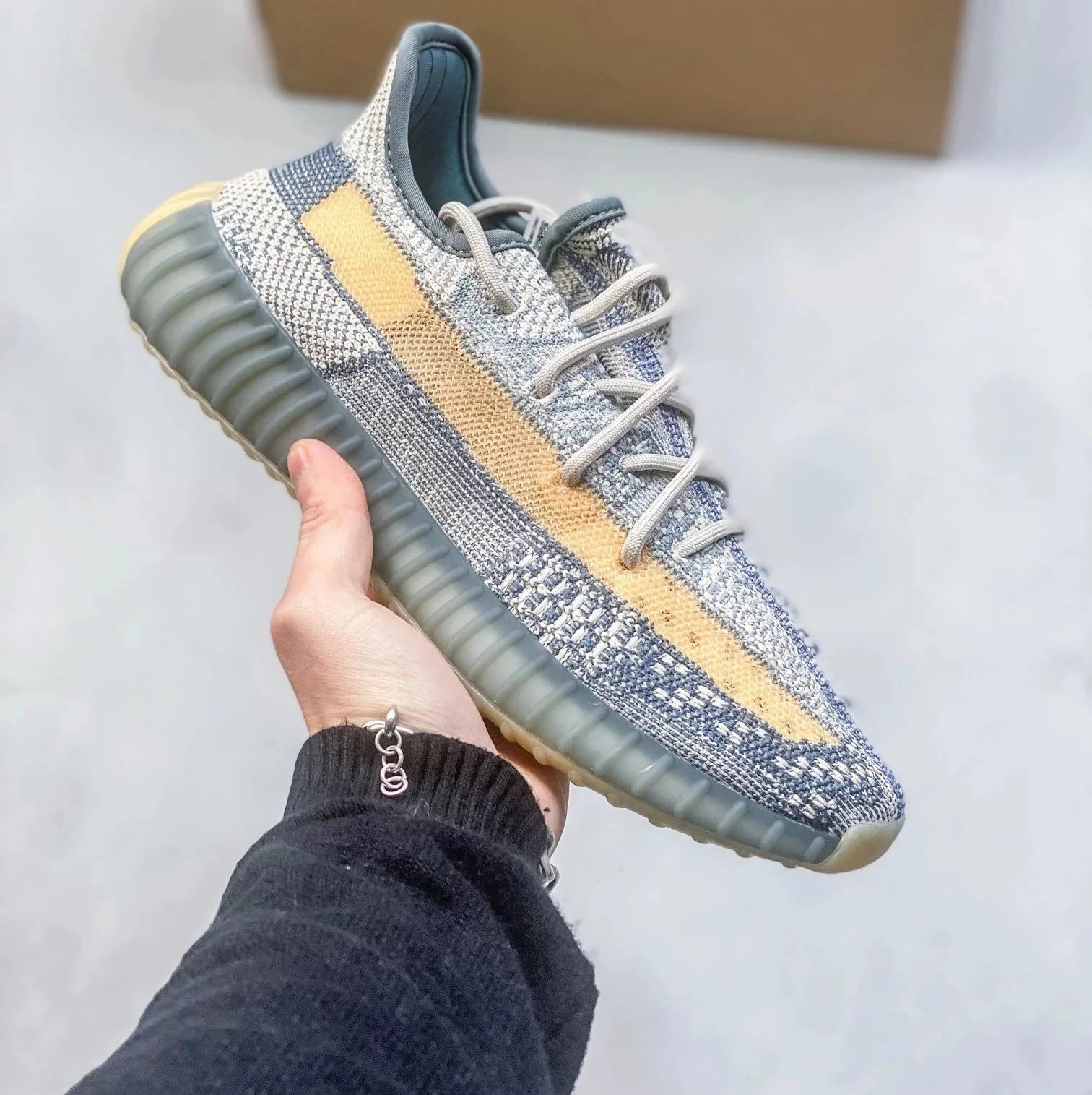 19 green yellow gray