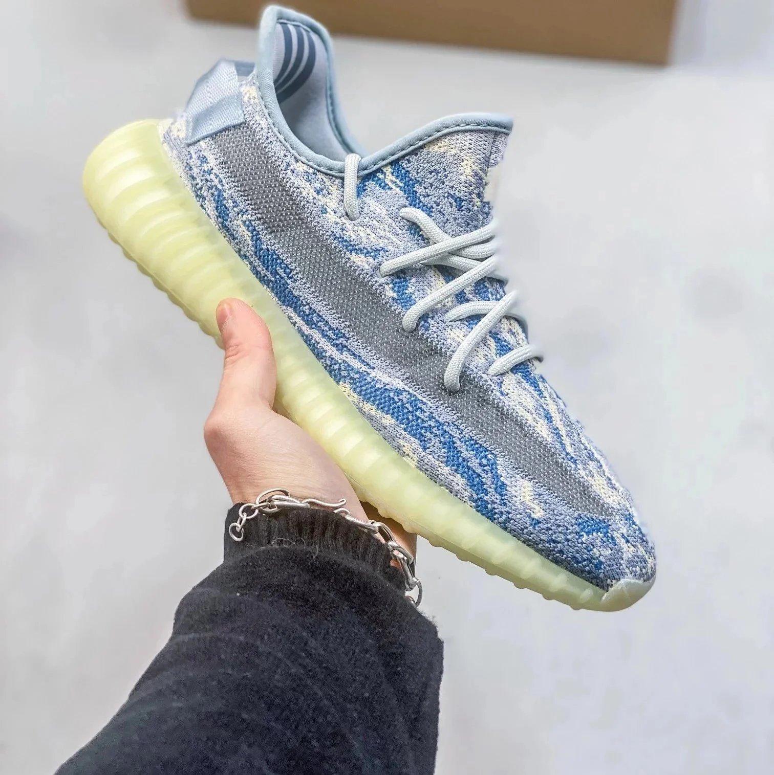 27 Ice gray