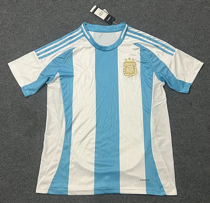 05 Blue and White