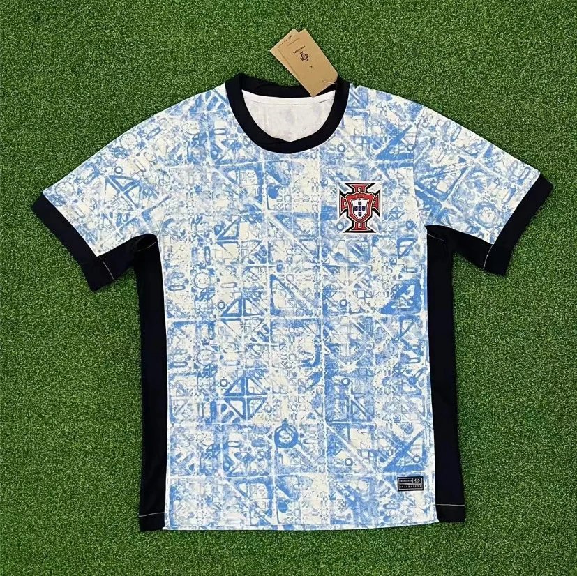 15 Blue and white