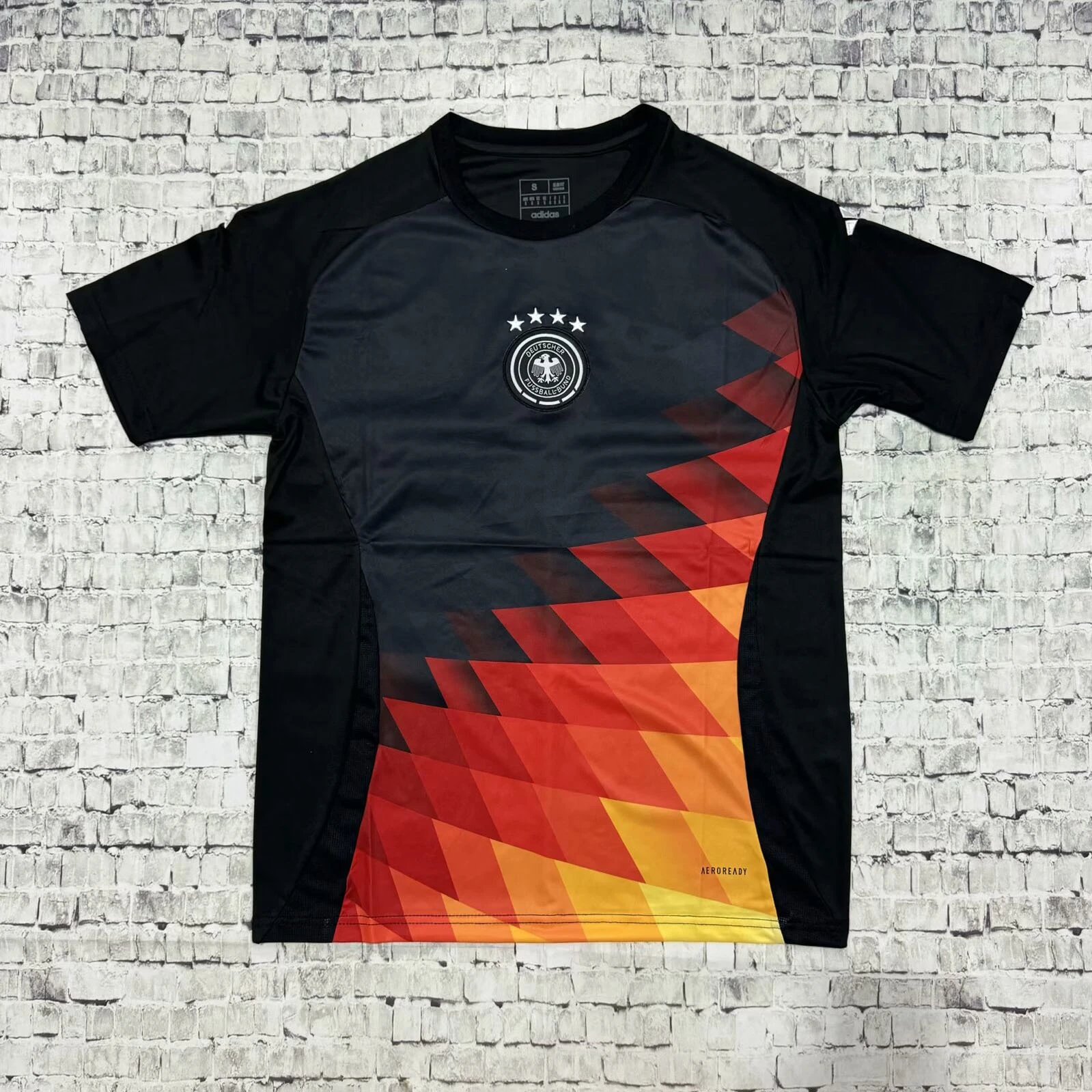 29 black and red