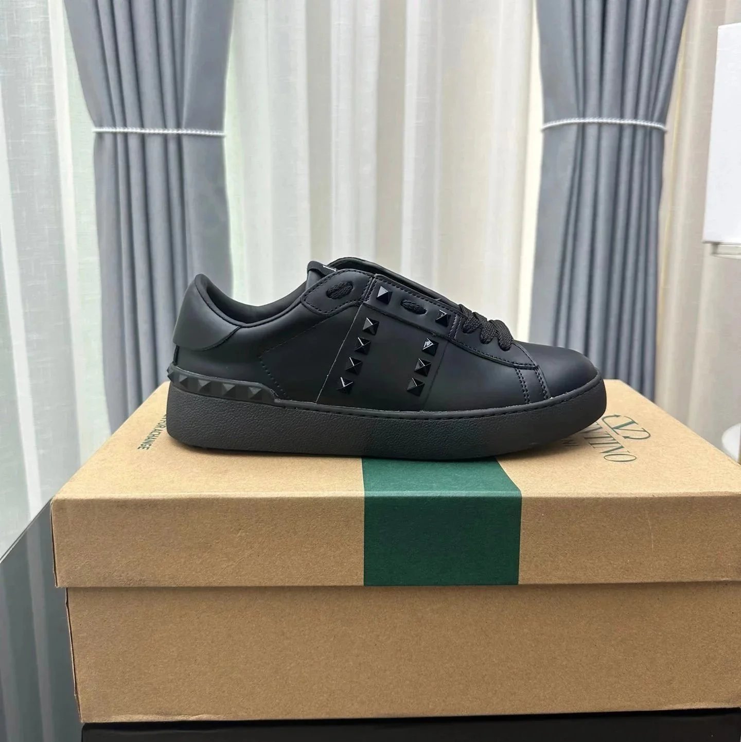 6 black
