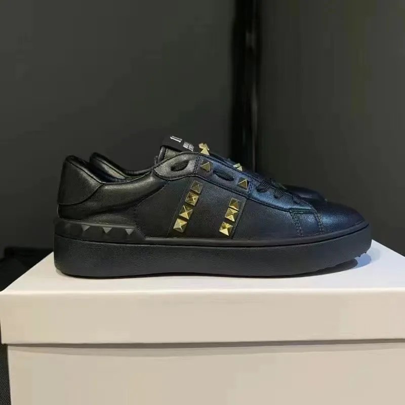 32 black