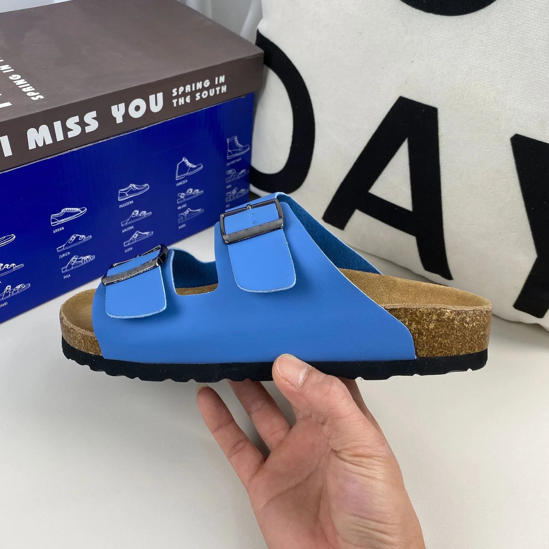 13 Blue (leather）