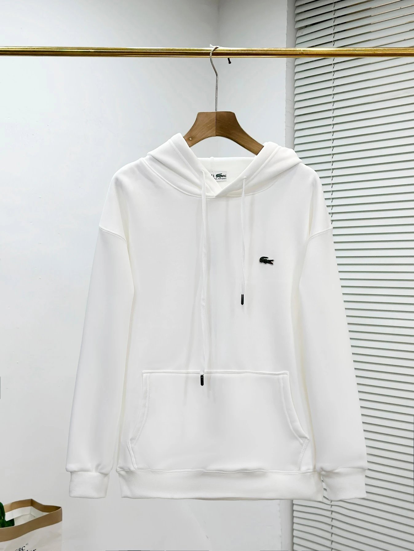 05 white
