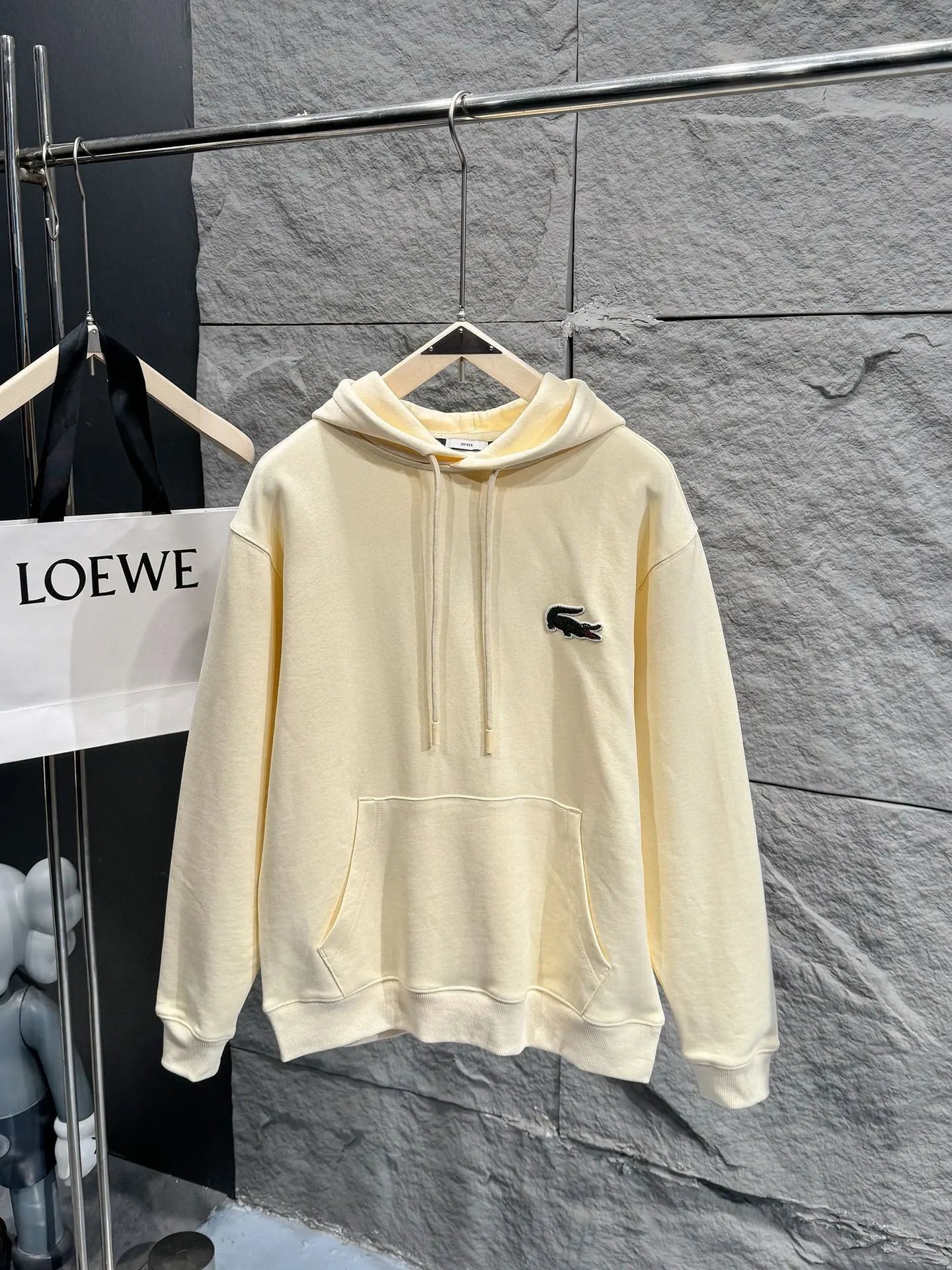 22 Beige