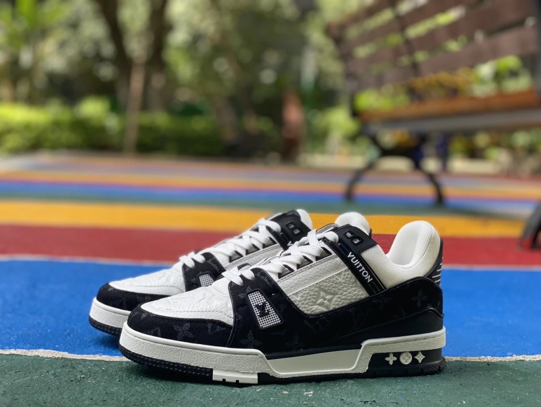 12 black