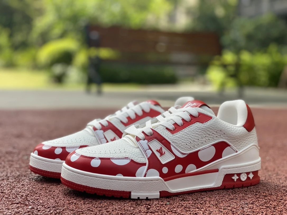 19 Red and White