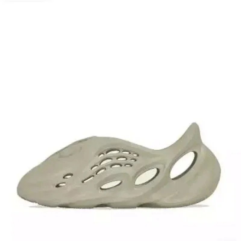 Hole shoes, light brown, GV6840