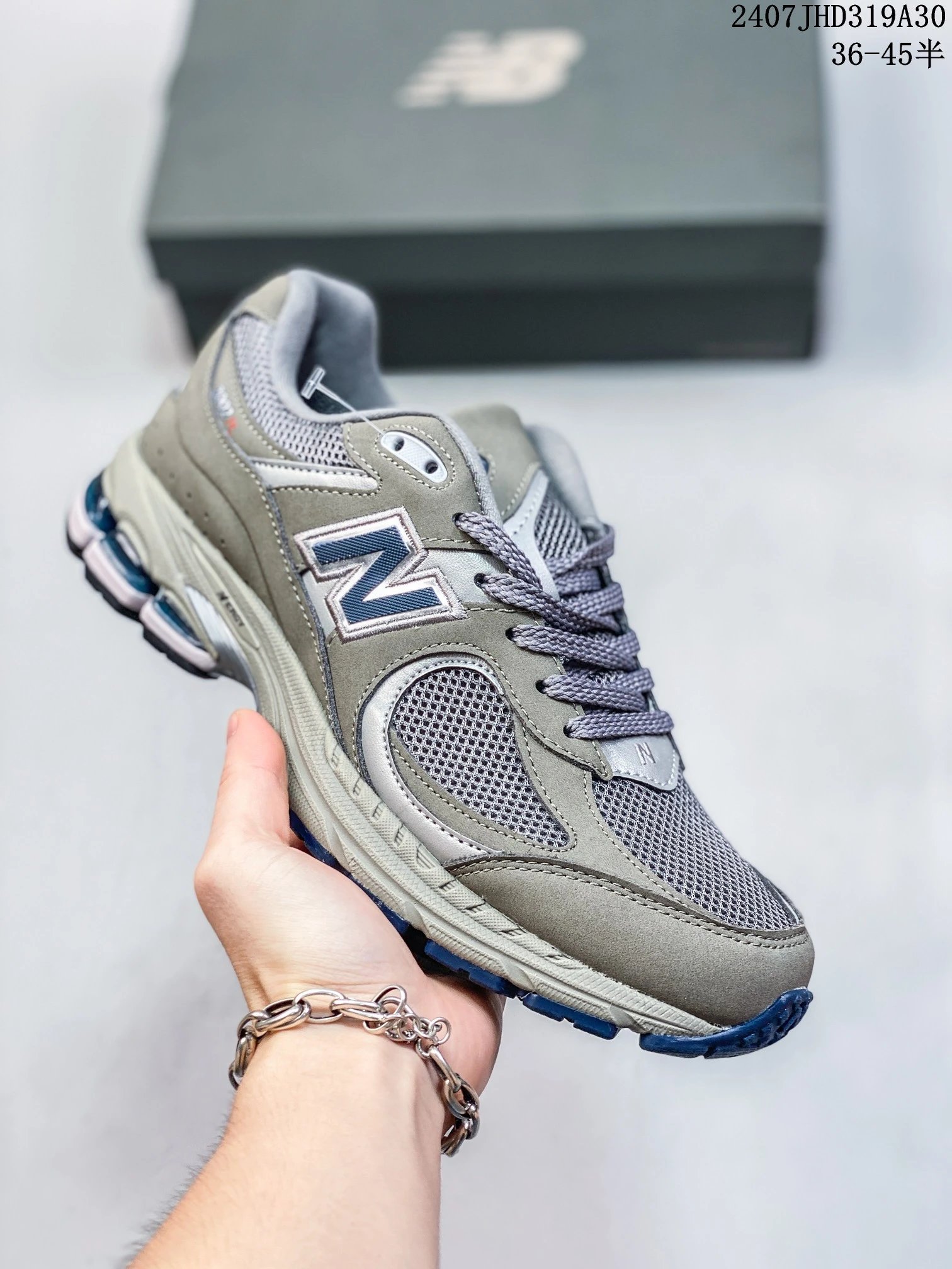 09 Gray
