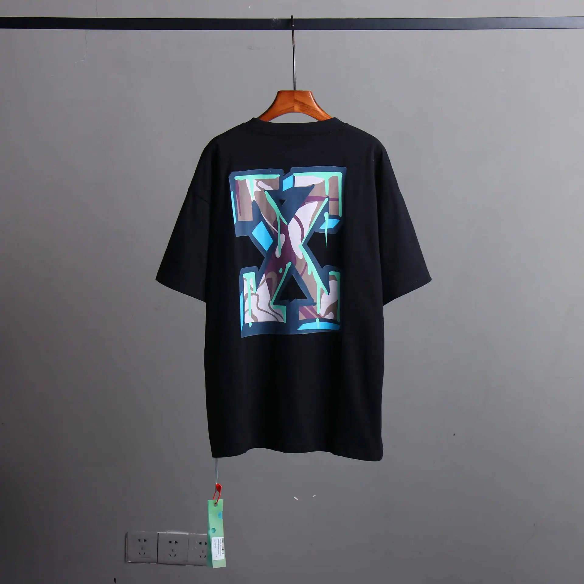 04 Black