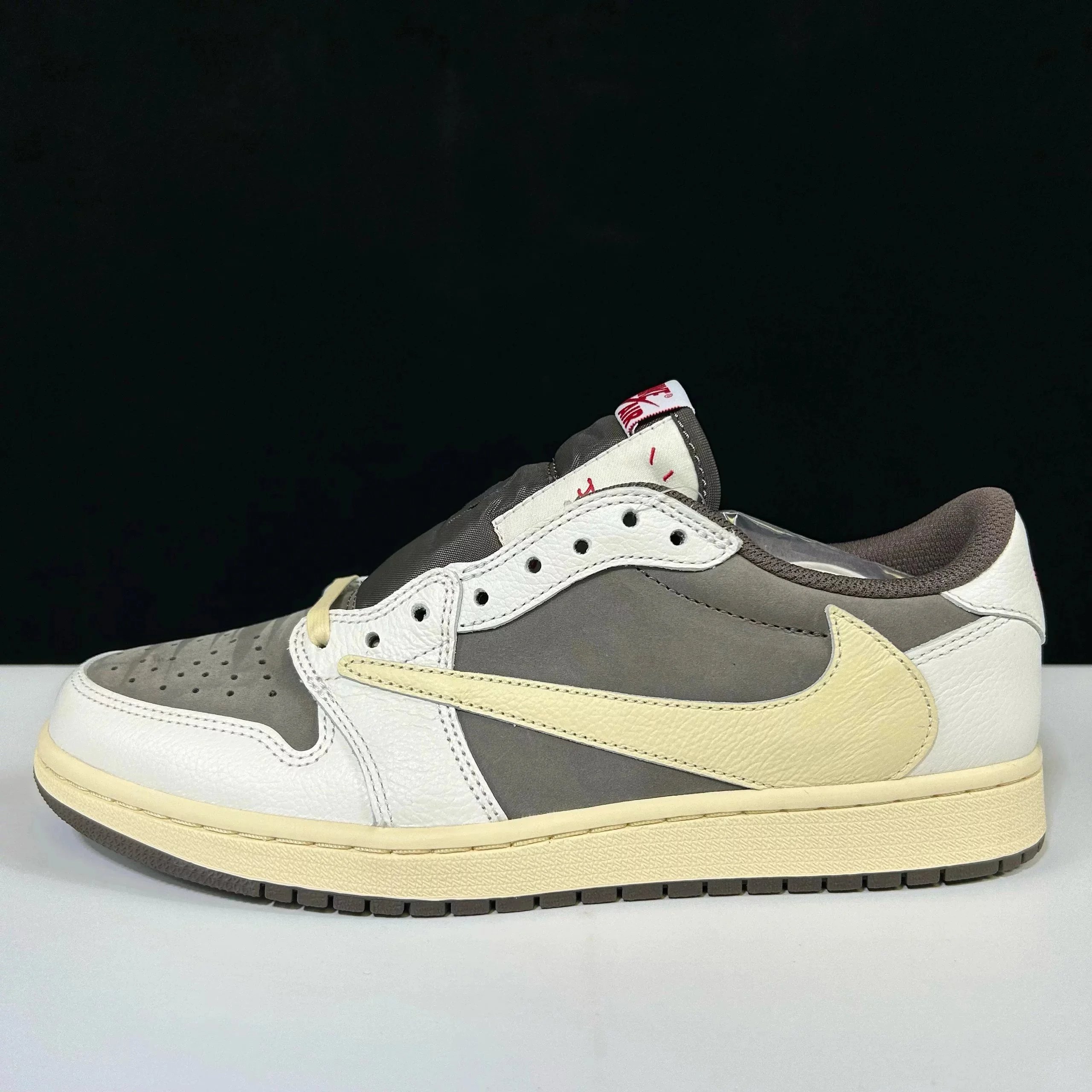 AJ1 White Brown Barb