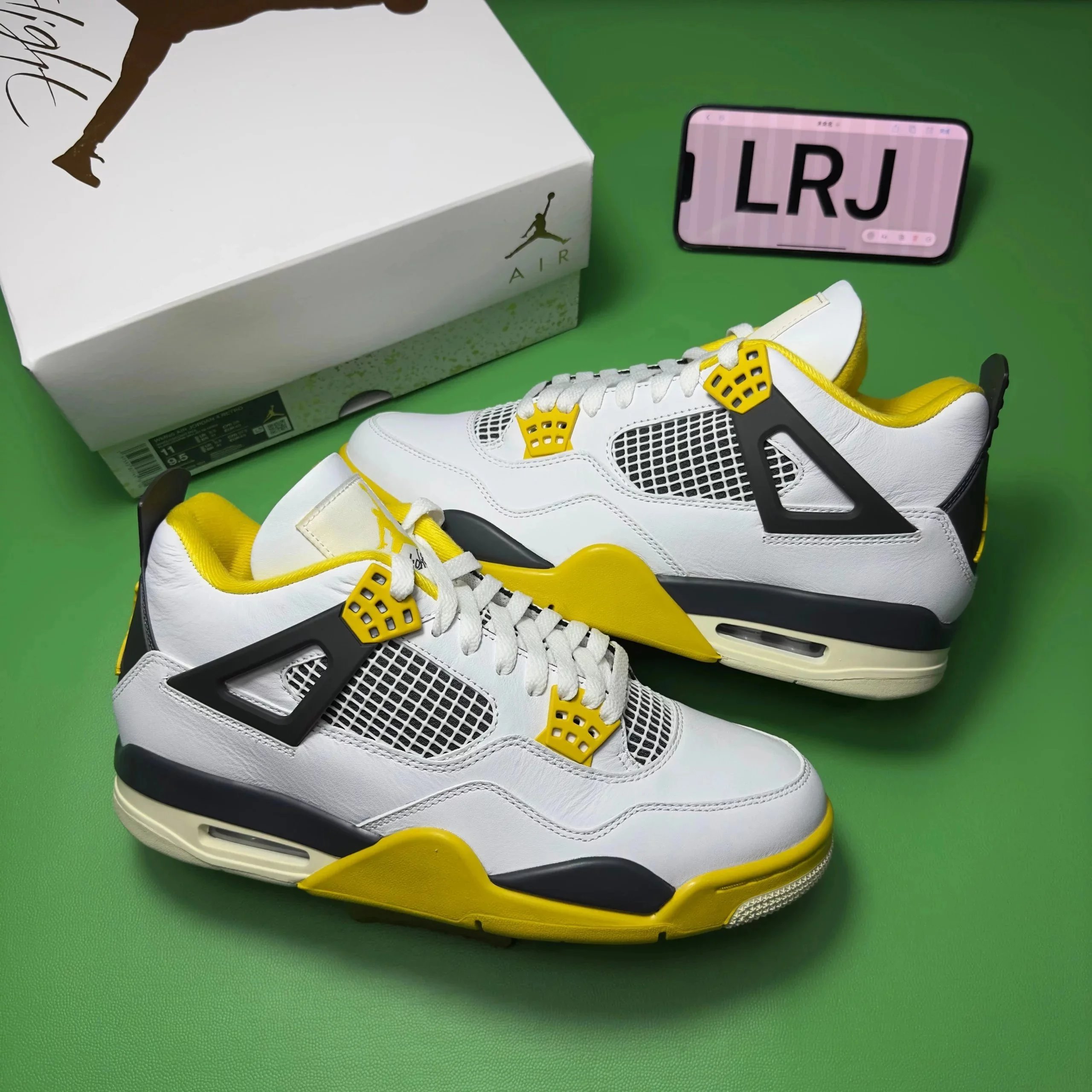 Aj4 White Black Yellow