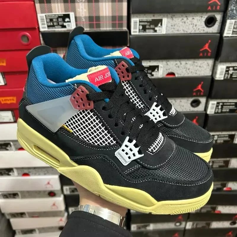 AJ4 UN BLACK