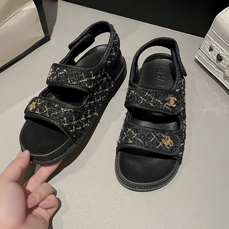28 black
