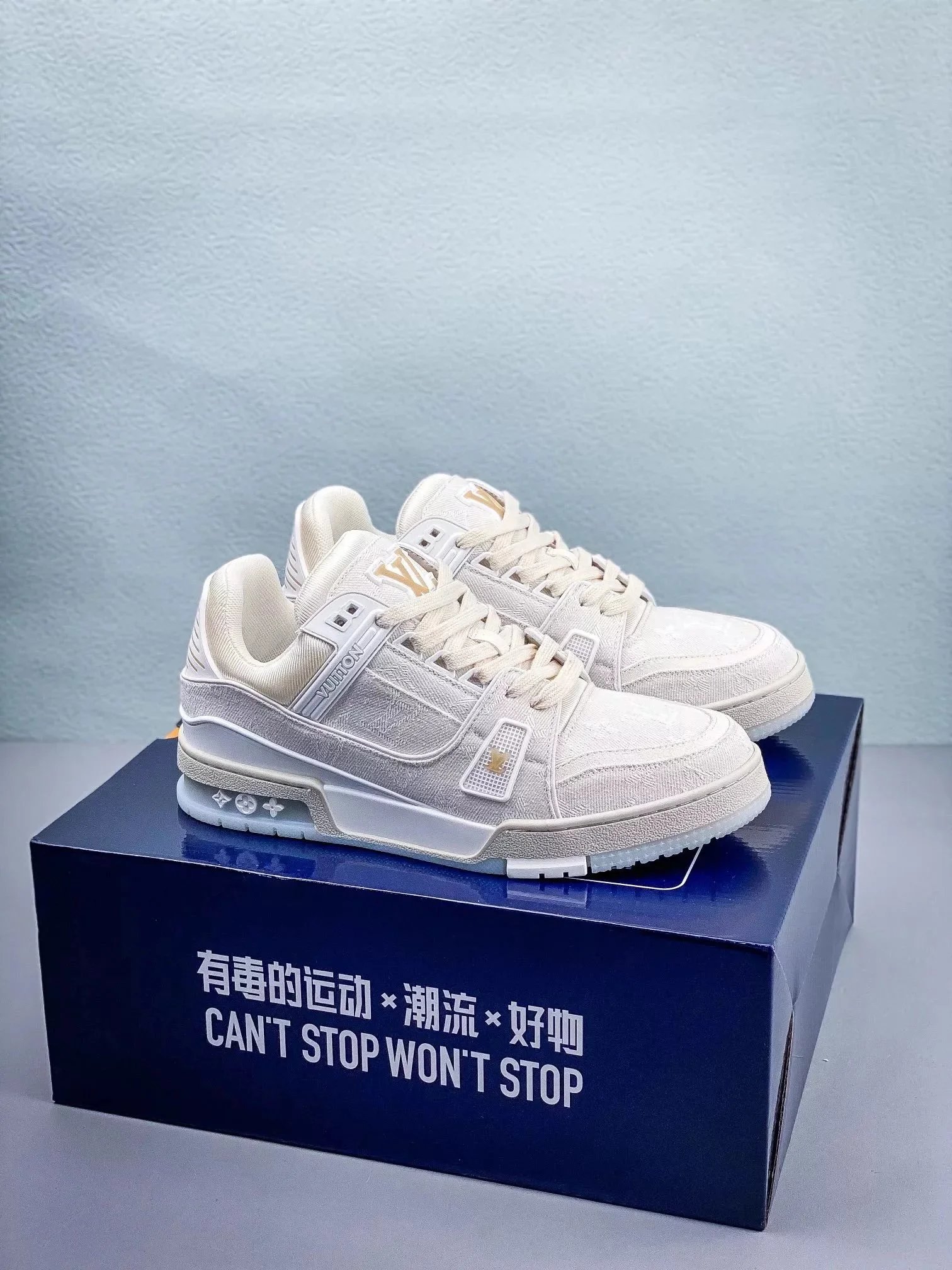 2-LV white denim