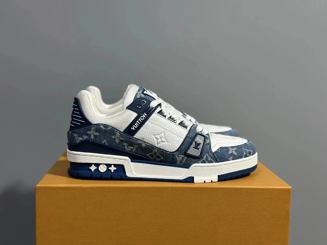 13-LV white and blue denim