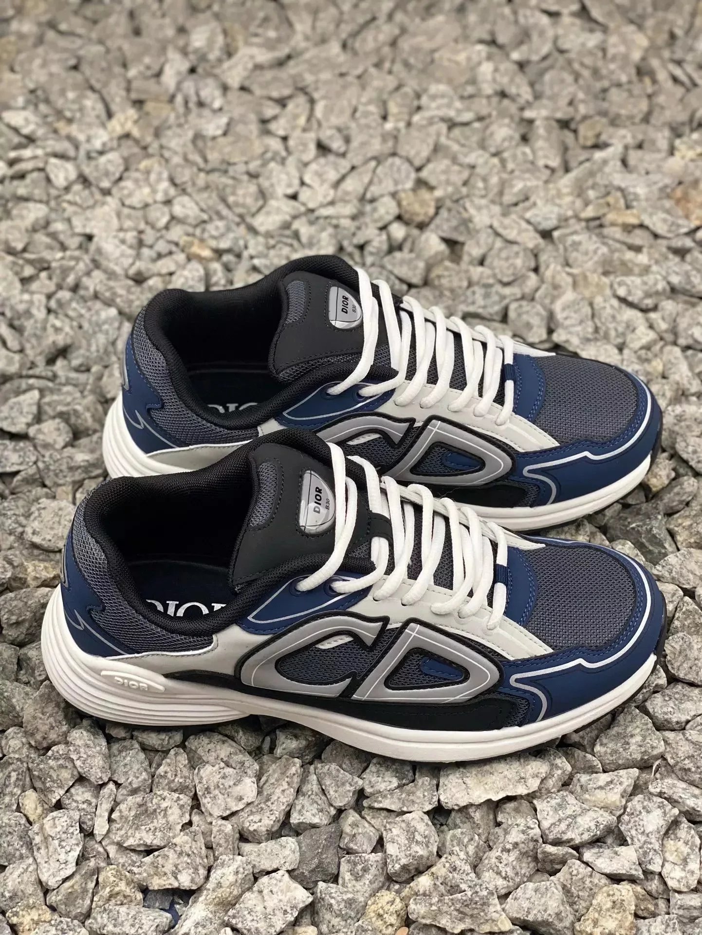 Value for money – B30 dark gray/dark blue