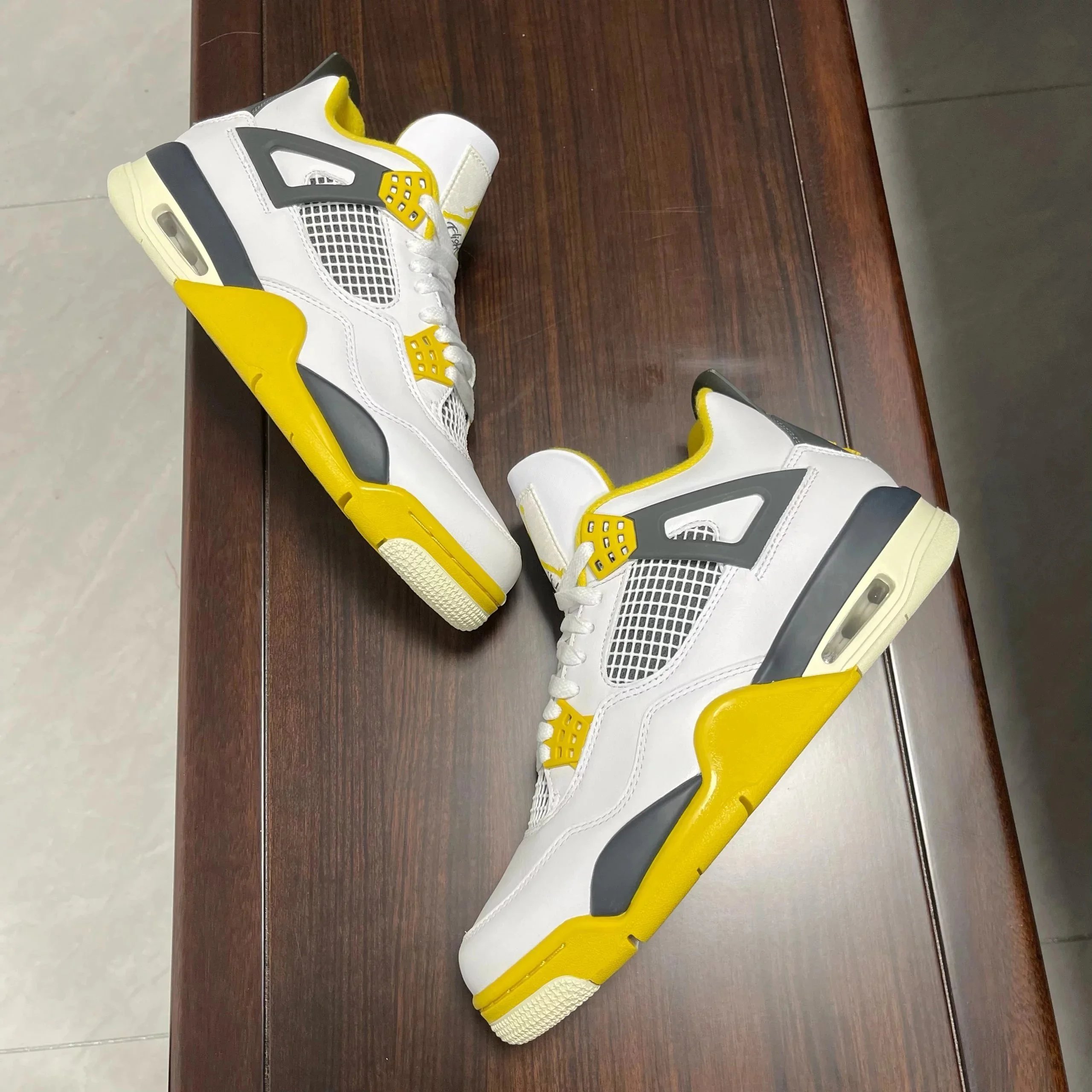 Y 3 AJ 4 White yellow 2024