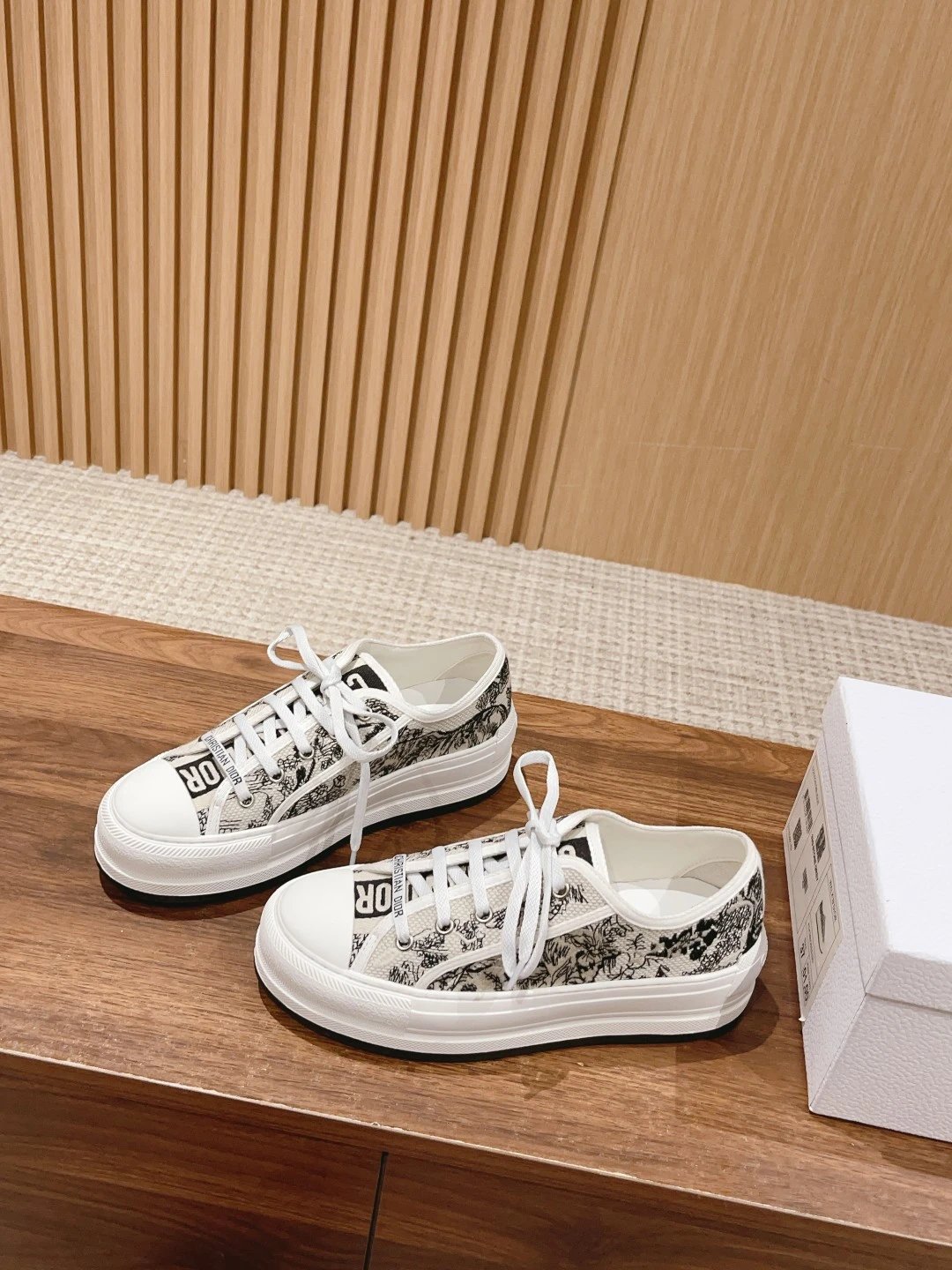 2 White pattern