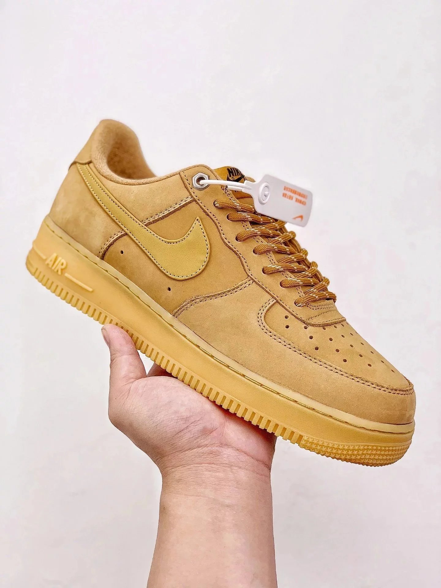 Wheat low-top CJ9179-200